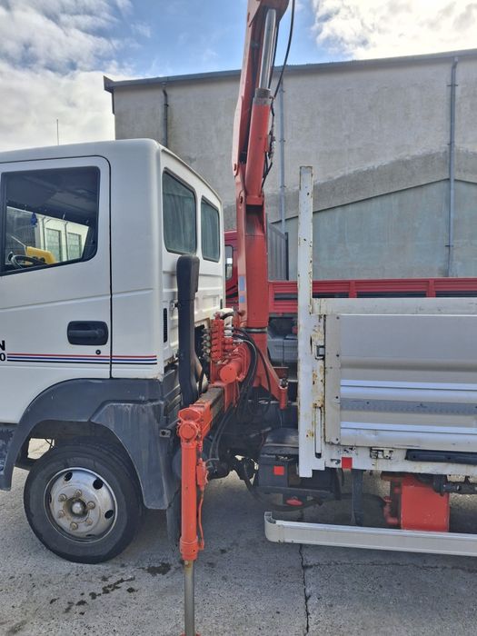 NISSAN Atleon camion
