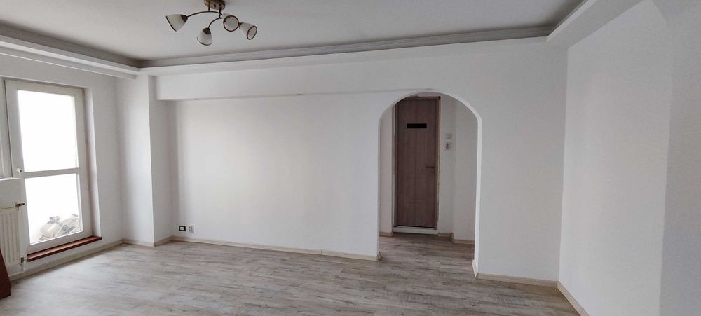 Proprietar, Mihai Bravu intersectie Calea Vitan, bloc 1983