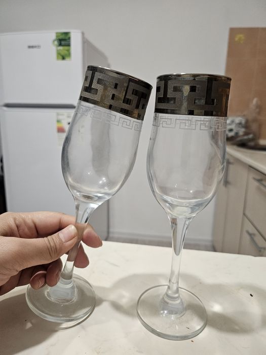 Бокалы рюмки стеклянные