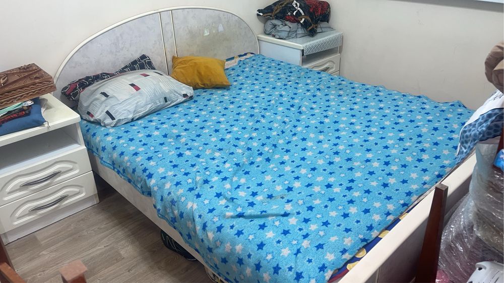 Продам спальный гарнитур