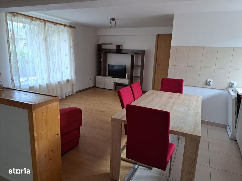 Inchiriere casa de tip duplex cu 4 camere, Floresti