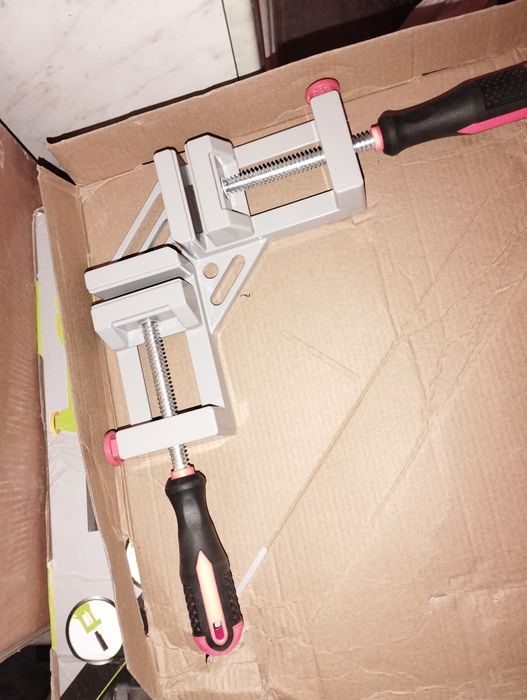 Струбцины угловые.