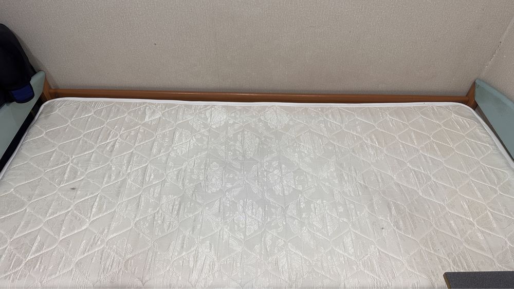 Продам матрас 90на 200