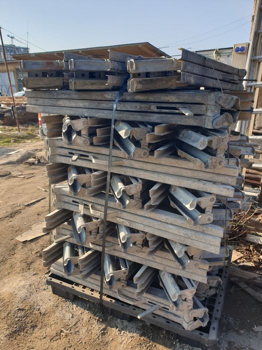 Вилица и Тринога - Дока