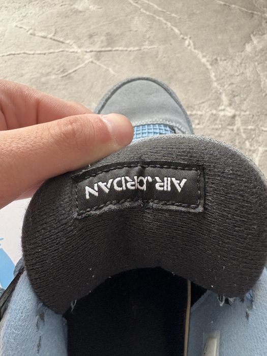 Air Jordan 4 Retro University Blue