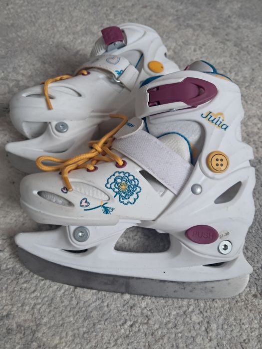Продам коньки на девочку