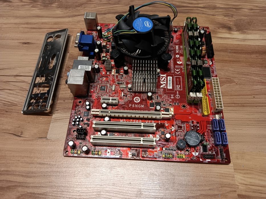 Kit Core 2 Quad Q8200  cu Placa de Baza si 4GB RAM