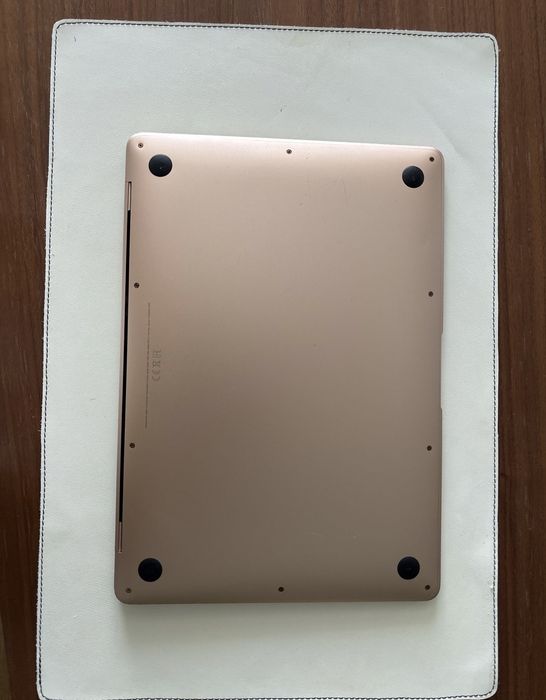 Vând sau schimb Macbook Air 2019