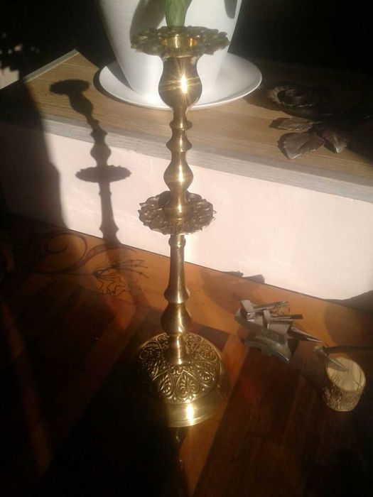 Продаются  старинные  подсвечники