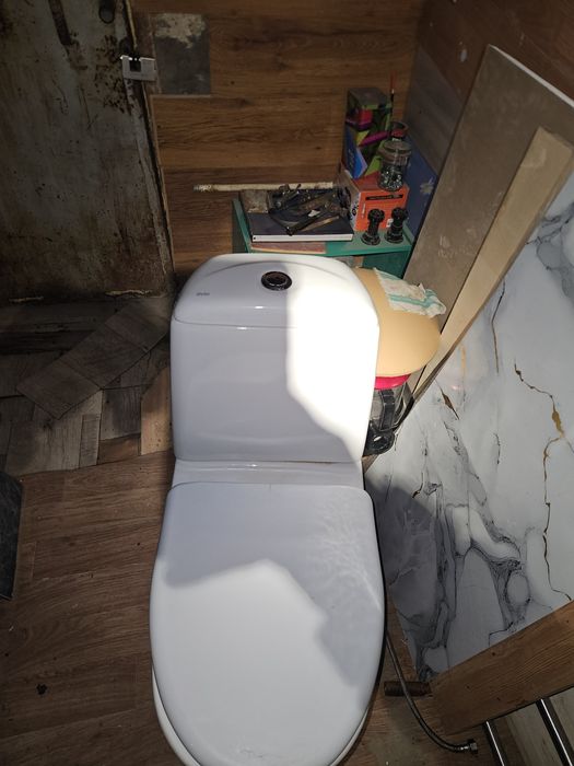 Продаётся унитаз