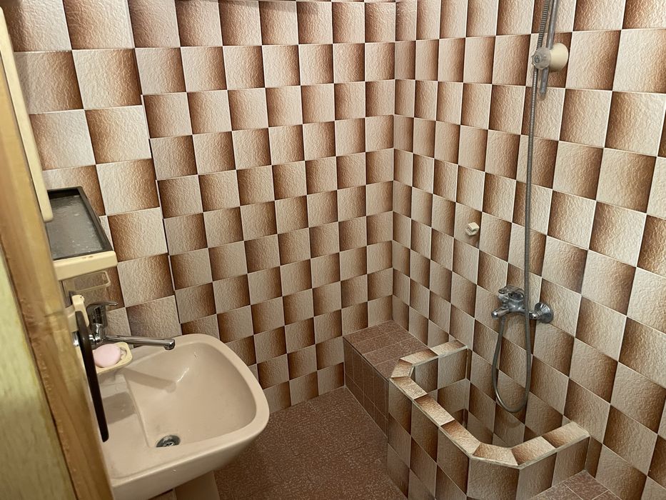 Дава се под наем Четиристаен апартамент в Пловдив, Шекер махала - 120 кв.м за 459 € - Снимка #1