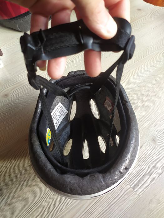 Каска за велосипед и тротинетки