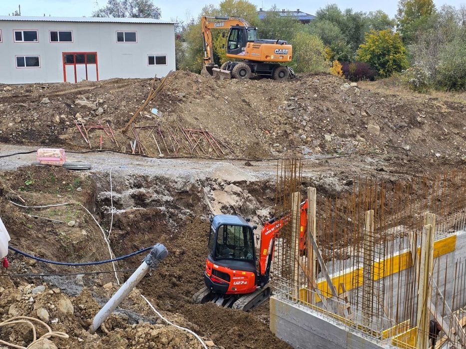 Работа със мини Багер и Самосвал с Кран