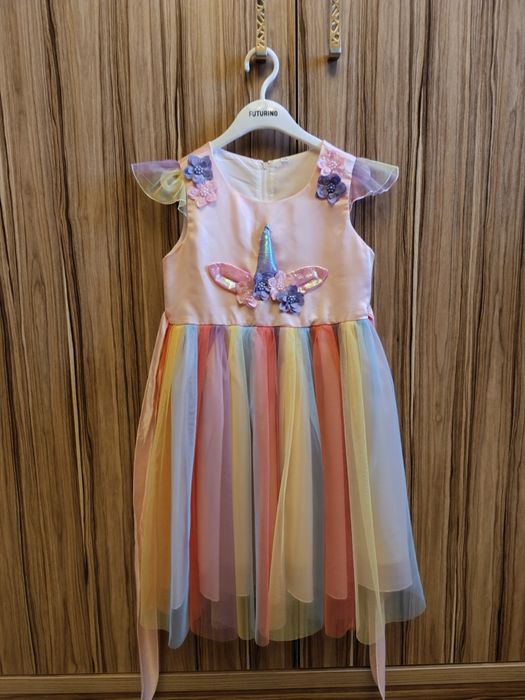 Продам платья детские, нарядные