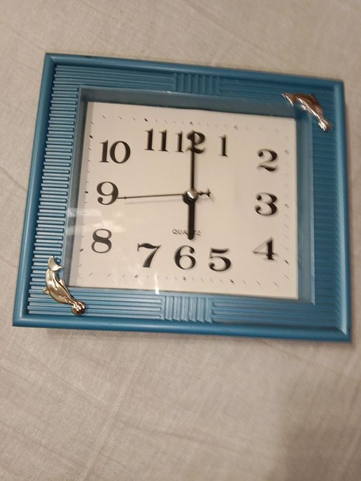 Продам настенные часы.