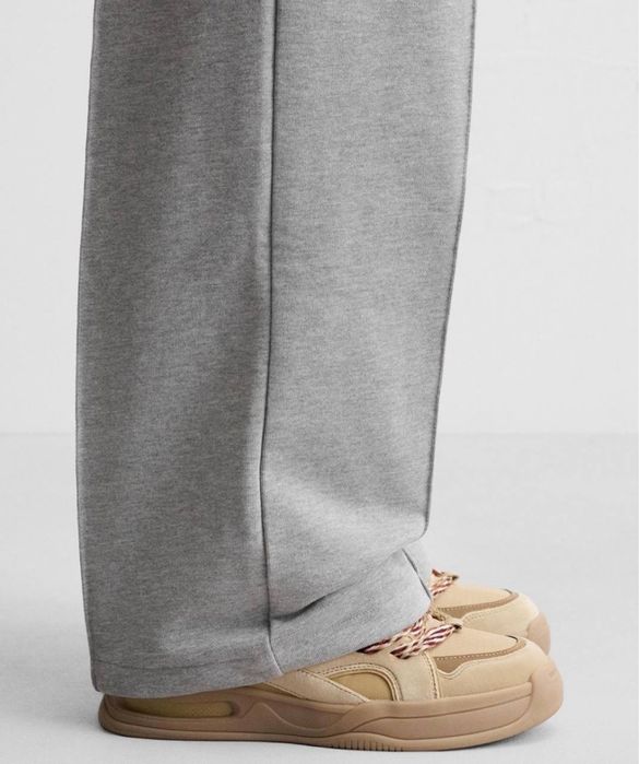 Бежевые кроссовки, Zara