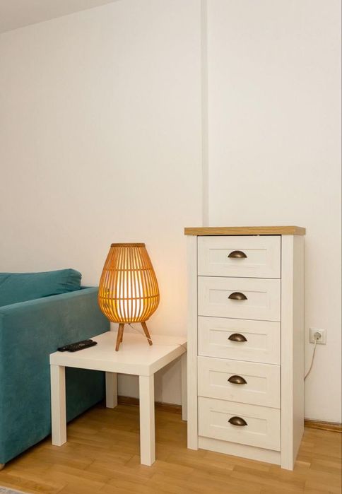 Дава се под наем Тристаен апартамент в Варна, Гръцка махала - 80 кв.м за 750 € - Снимка #1