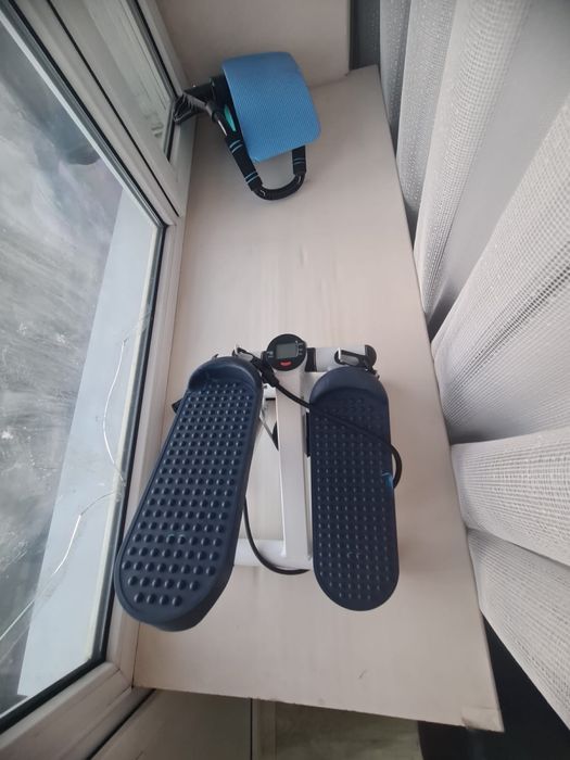 Продам степпер в хорошем состоянии, новая