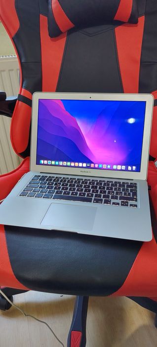 MacBook Air 13.3 i5 impecabil