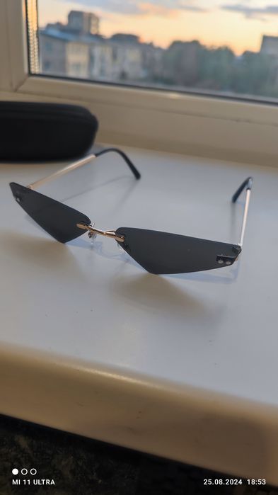 Очки солнцезащитные