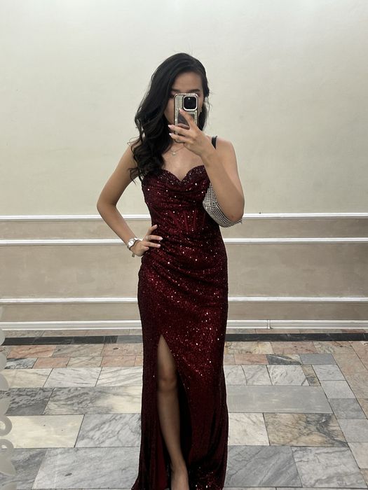 Продам шикарное платье на выпускной