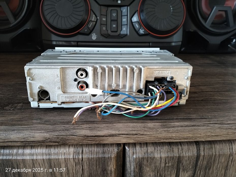 Продам магнитолу Сони оригинал