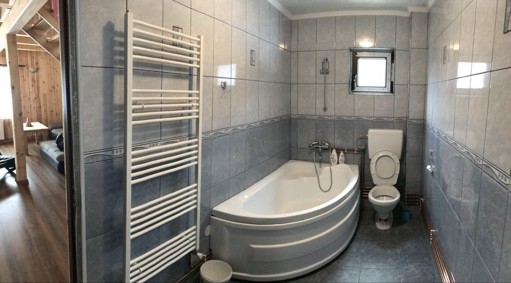 Vand cabana de lemn la Lunca Bradului jud Mures