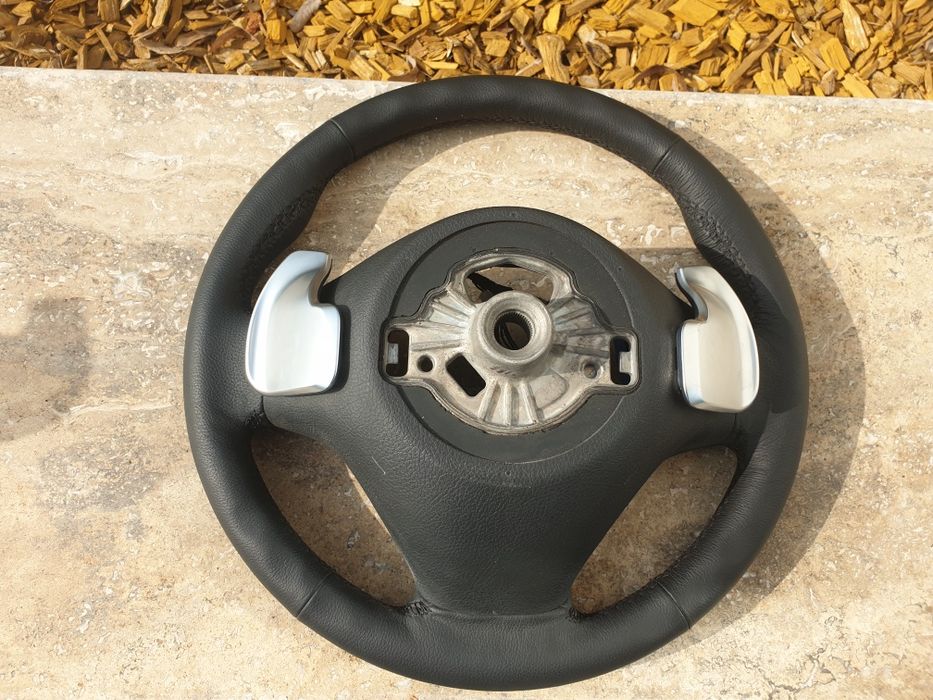 Volan sport cu padele ca nou f20 f25 f30 f31 f32