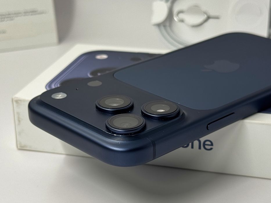 iPhone 17 Pro, 256GB, Blue, 99% батерия, КАТО НОВ, 2г. ГАРАНЦИЯ!