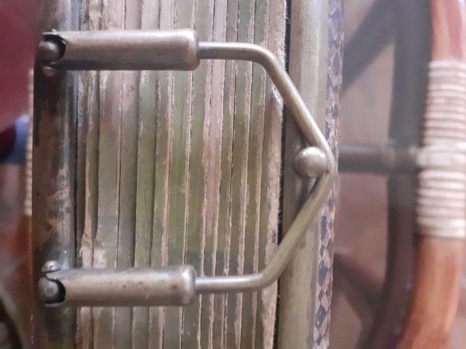 Старинен кожен албум с метална закопчалка и орнаменти , ок. 1900 г.