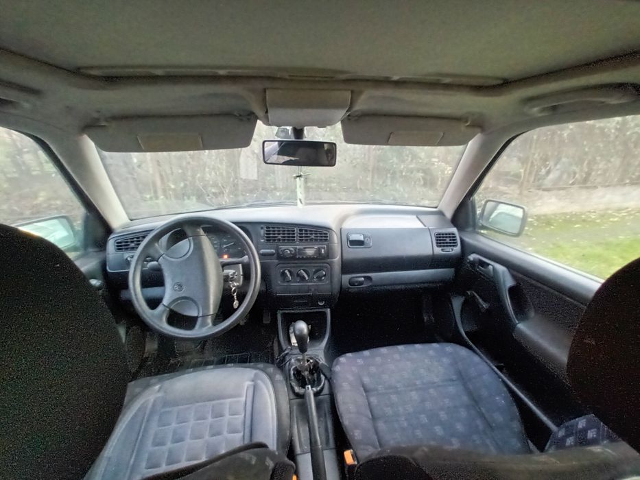 Vând WV GOLF 3  1,6 benzină