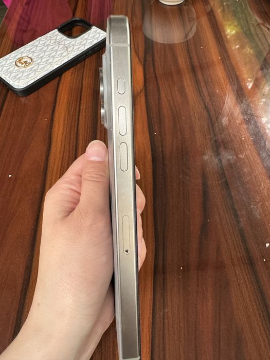 Iphone 15pro max karobka dakument bor holati ideal