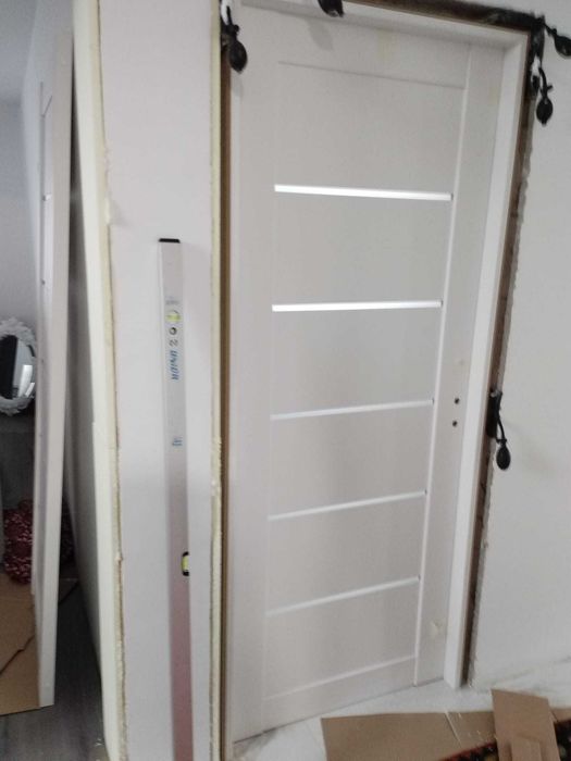 Usi  interior  Noi !!