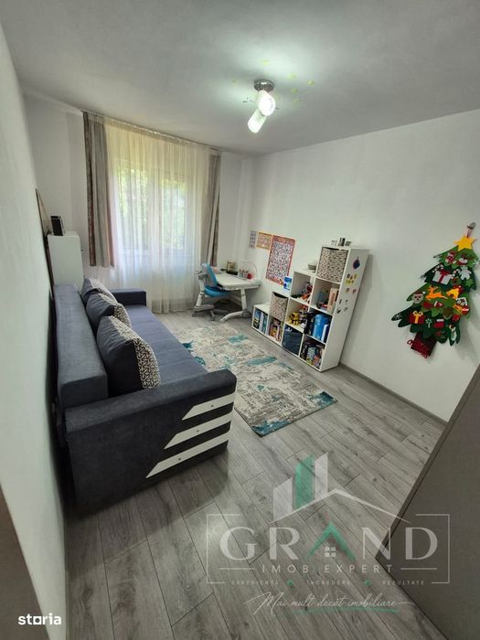 Apartament de vanzare 3 camere , 65 mp ,Manastur.