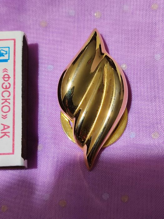 Красивая узорчатая вещь