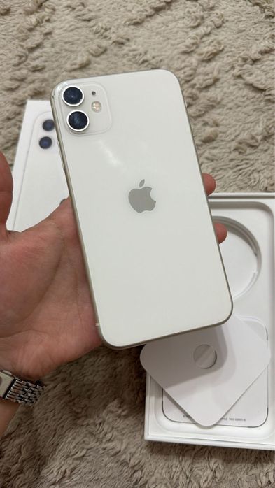 Продаю iPhone 11