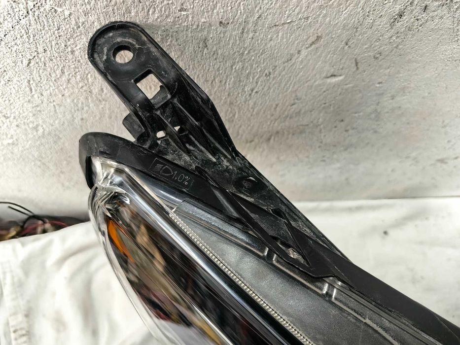 Оригинален фар Тойота Toyota Hilux