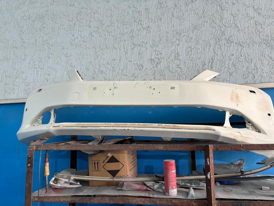 Продам бампер от Камри 50