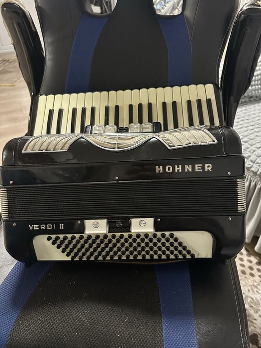 Vand acordeon Hohner verdi II , 96 basi