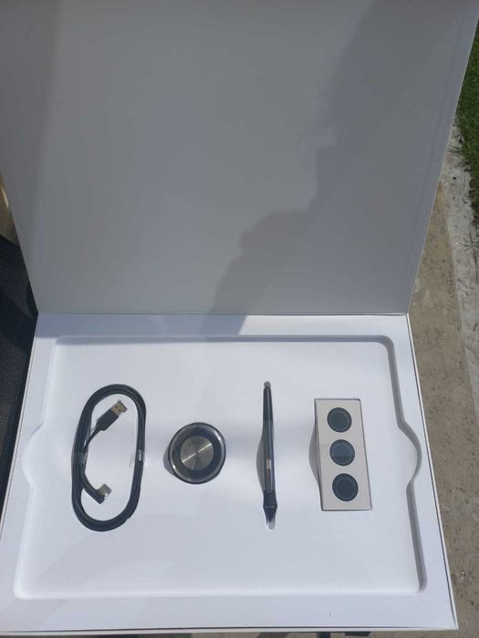 Tableta Grafica Wacom Intuos Pro L (PTH-860) – Impecabila