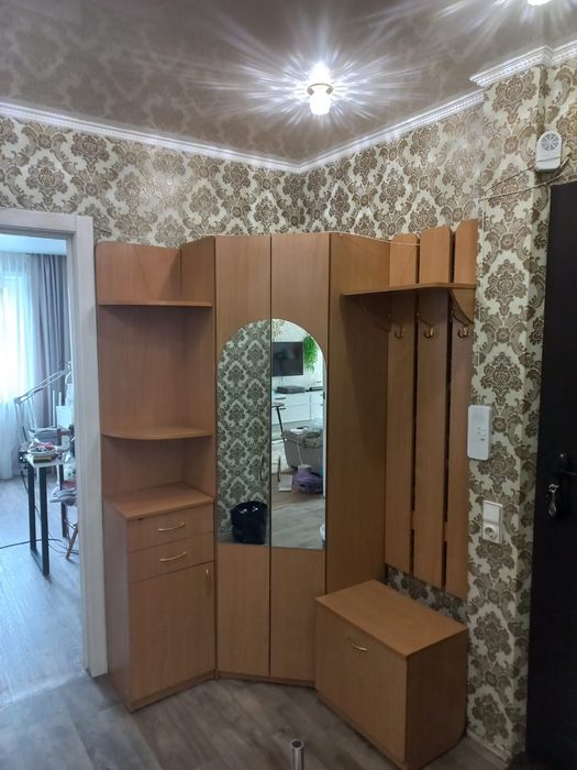 Продам прихожую б/у