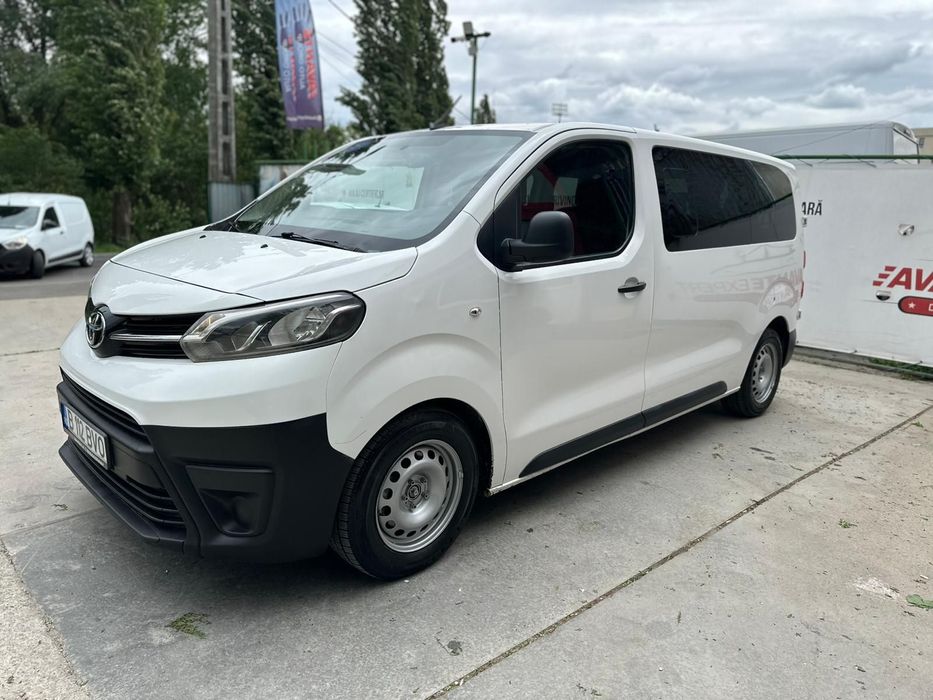 Toyota Proace Toyota Proace (clasa Trafic, Ford Custom, Opel Movano ) 8+1 locuri