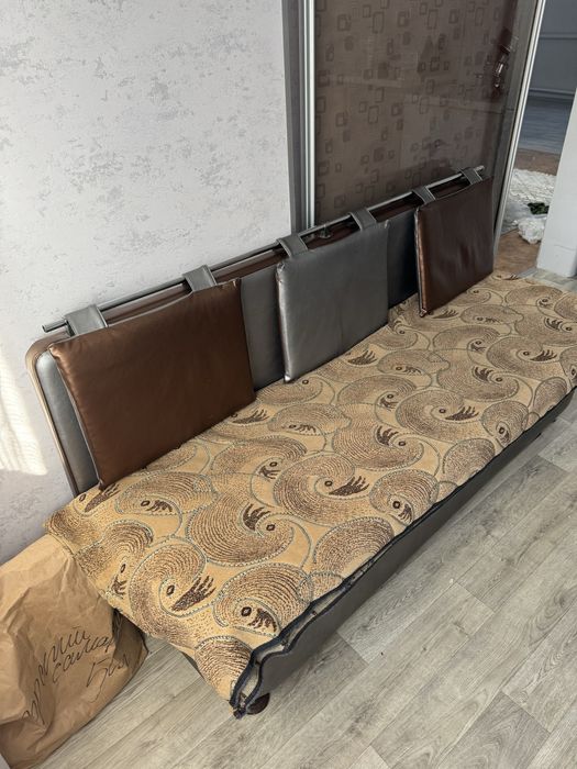 Продам диванчик для кухни и обувницу