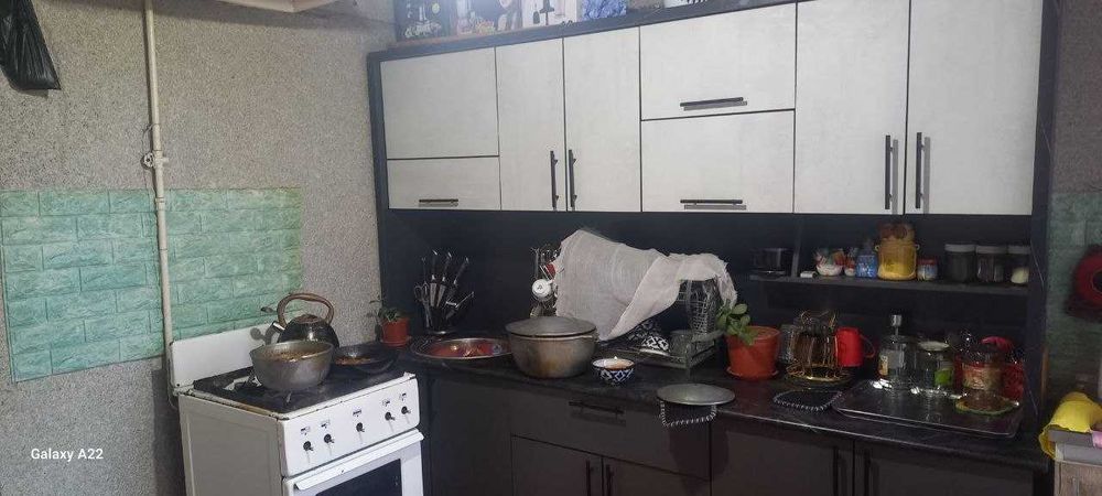 Uy sotiladi Yangiyol shahar 5 sotix