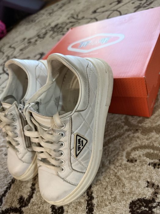 Кроссовки на девочку, 35 размер