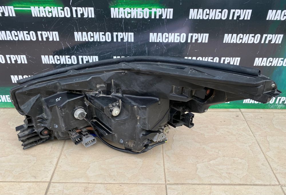 Фар far десен фарове за Субару Subaru Forester Koito 100 6040J