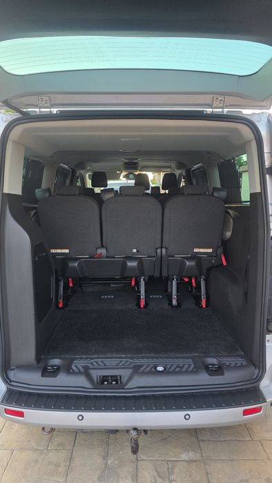 Ford Tourneo Custom L2 8+1