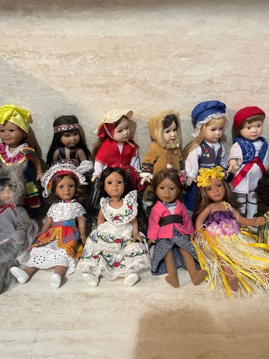 Продавам красиви керамични кукли