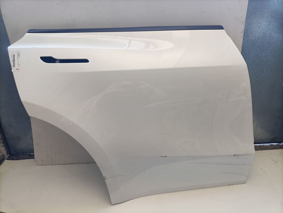 Врати за Tesla Model Y 2021 Long Range