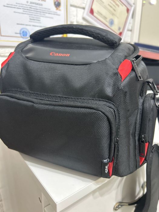 Фотокамера Canon